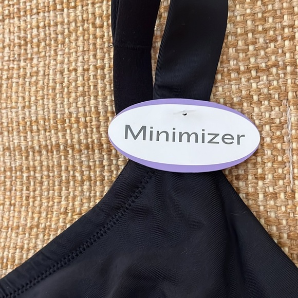 Olga Black Underwire Minimizer Bra Size 42DD NWT - Picture 5 of 8